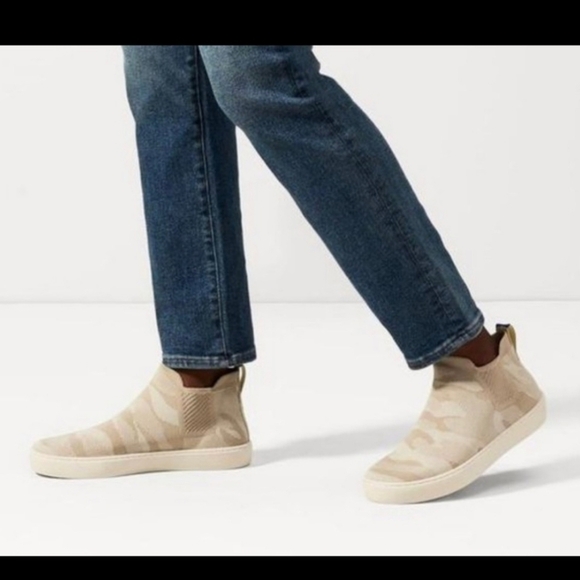Rothy's Shoes - Rothy's Chelsea Sneaker in Beige Camo